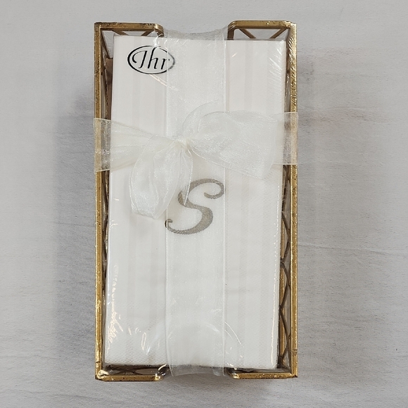 THR Home Decorative 16x White Napkins Monogrammed "S" Gold Napkin Holder NWT - Picture 1 of 8